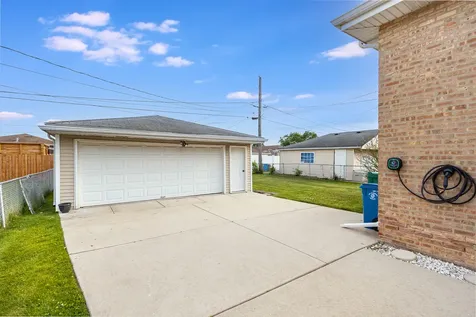 6117 West 80th Street W Burbank IL 60459