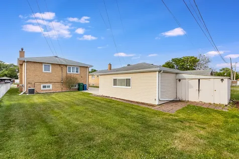 6117 West 80th Street W Burbank IL 60459
