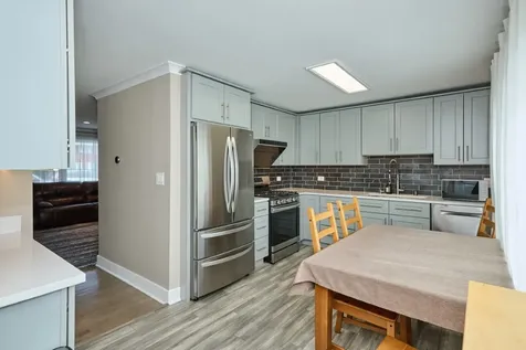 926 North Boxwood Drive Mount Prospect IL 60056