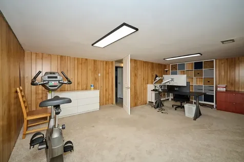 926 North Boxwood Drive Mount Prospect IL 60056