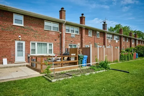 926 North Boxwood Drive Mount Prospect IL 60056