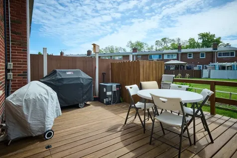 926 North Boxwood Drive Mount Prospect IL 60056