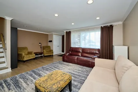 926 North Boxwood Drive Mount Prospect IL 60056