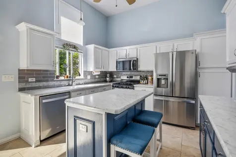 5718 Breezeland Road Carpentersville IL 60110