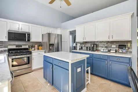 5718 Breezeland Road Carpentersville IL 60110