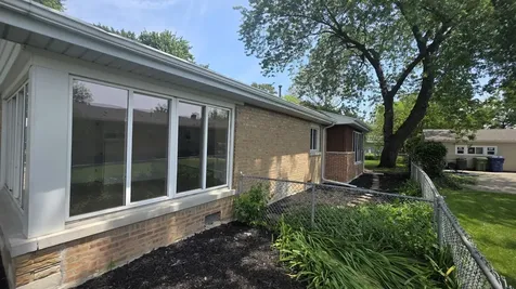8867 Mobile Avenue Oak Lawn IL 60453
