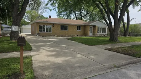 8867 Mobile Avenue Oak Lawn IL 60453
