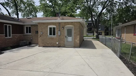 8867 Mobile Avenue Oak Lawn IL 60453