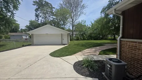 8867 Mobile Avenue Oak Lawn IL 60453