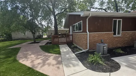 8867 Mobile Avenue Oak Lawn IL 60453
