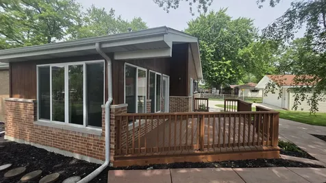 8867 Mobile Avenue Oak Lawn IL 60453