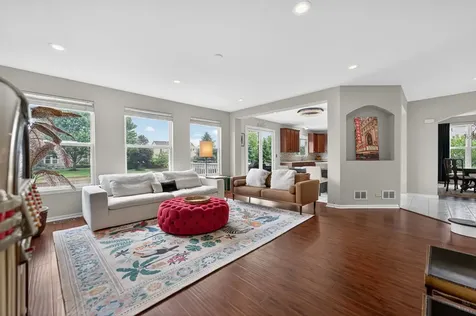 2560 Mc Duffee Circle North Aurora IL 60542