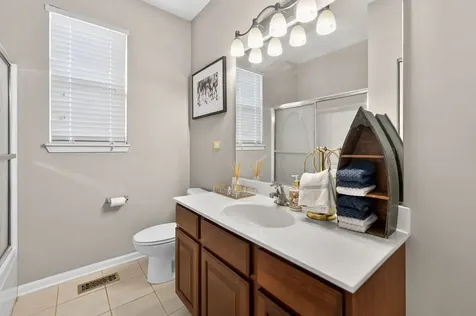 2560 Mc Duffee Circle North Aurora IL 60542