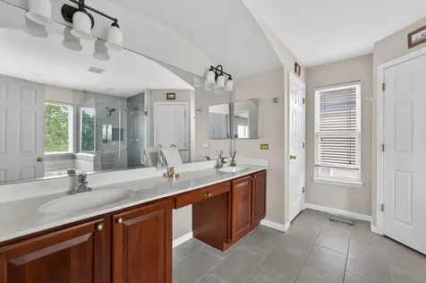 2560 Mc Duffee Circle North Aurora IL 60542