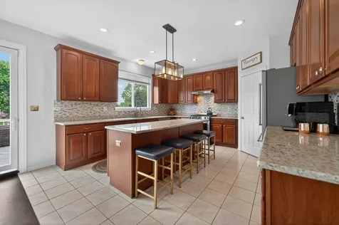2560 Mc Duffee Circle North Aurora IL 60542
