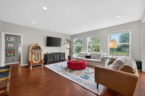 2560 Mc Duffee Circle North Aurora IL 60542