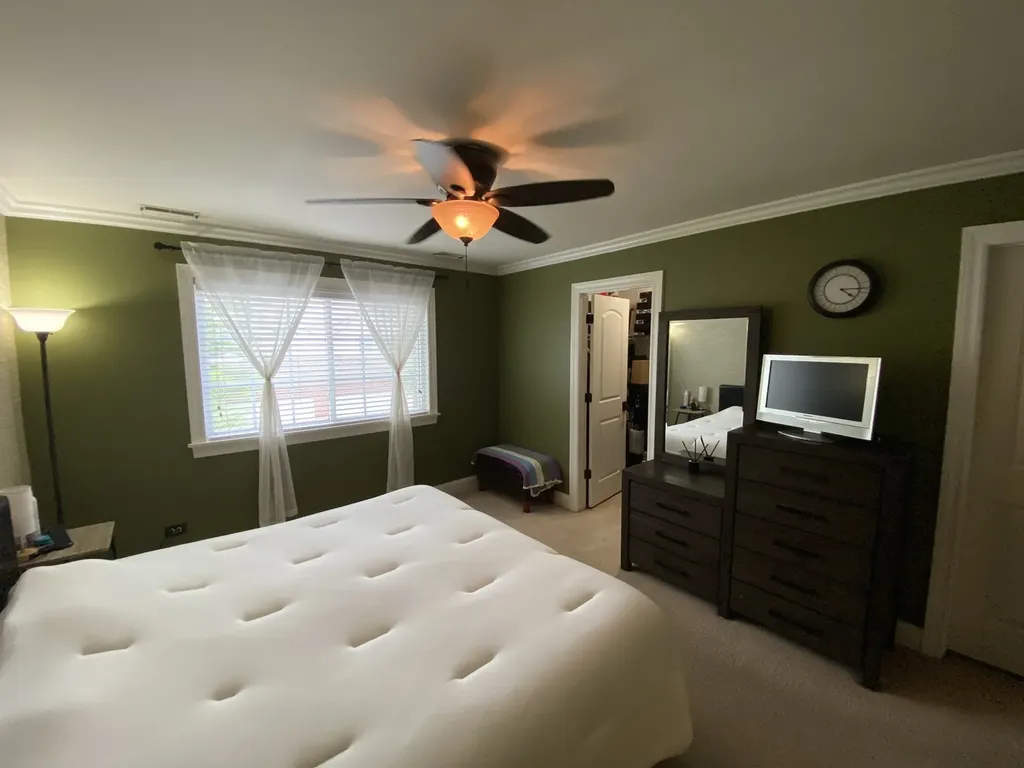 335 Abington Woods Drive Aurora IL 60502