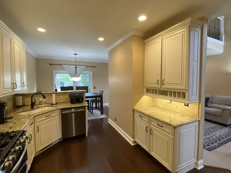 335 Abington Woods Drive Aurora IL 60502
