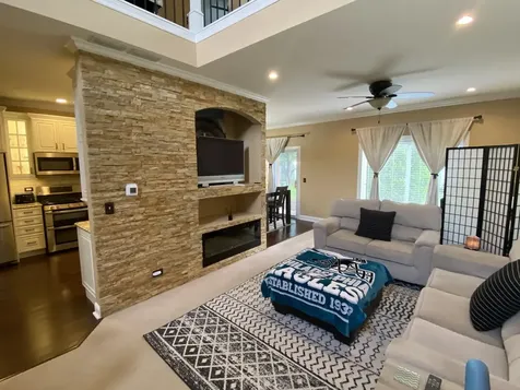 335 Abington Woods Drive Aurora IL 60502