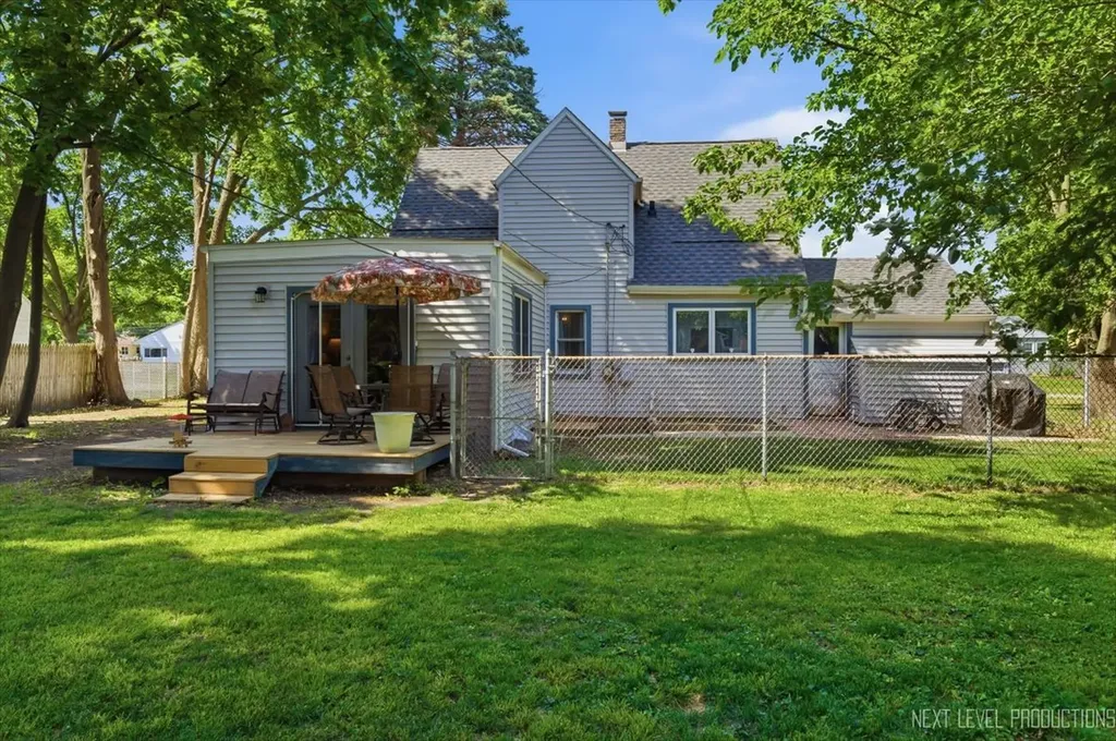 356 Lakelawn Boulevard Aurora IL 60506