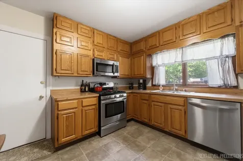 356 Lakelawn Boulevard Aurora IL 60506