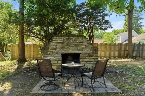 356 Lakelawn Boulevard Aurora IL 60506