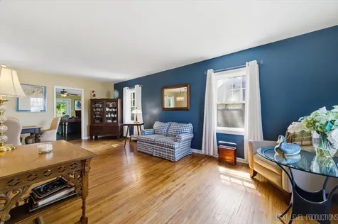 356 Lakelawn Boulevard Aurora IL 60506