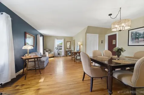 356 Lakelawn Boulevard Aurora IL 60506