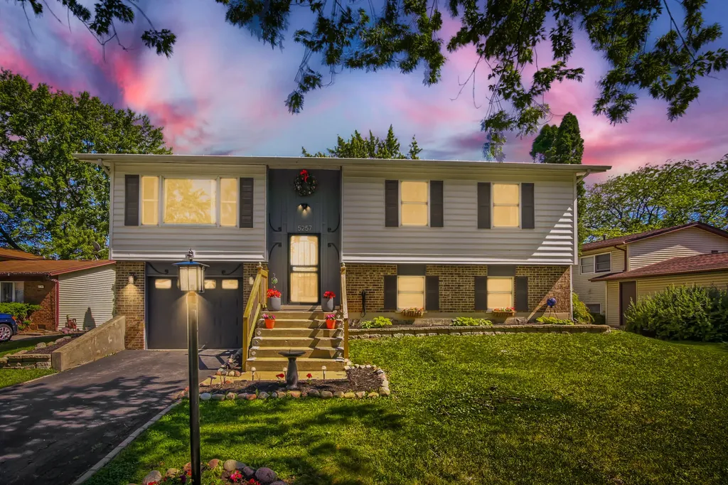 5257 Arquilla Drive Richton Park IL 60471