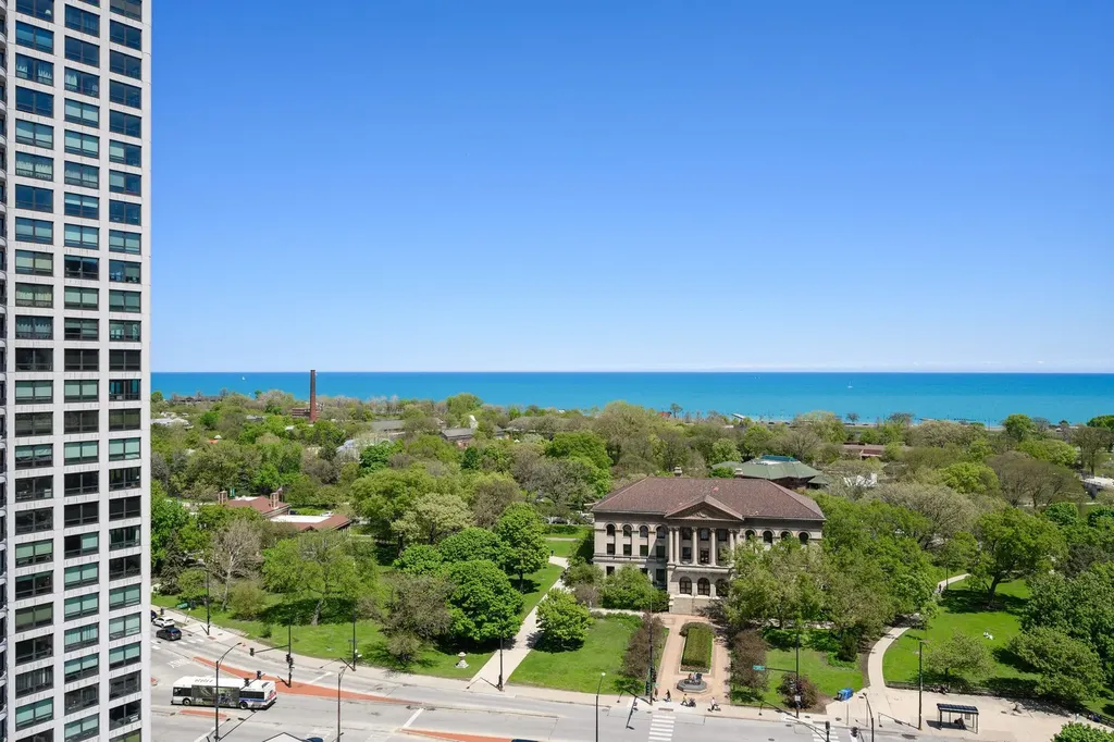 1960 North Lincoln Park West Chicago IL 60614