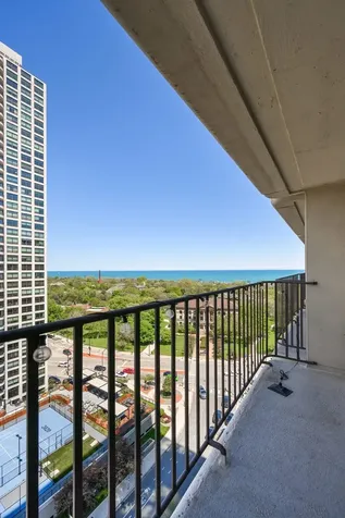 1960 North Lincoln Park West Chicago IL 60614