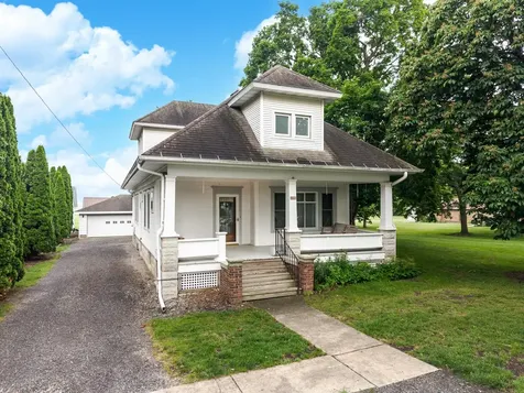 316 East Cleveland Street Cullom IL 60929