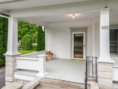 316 East Cleveland Street Cullom IL 60929