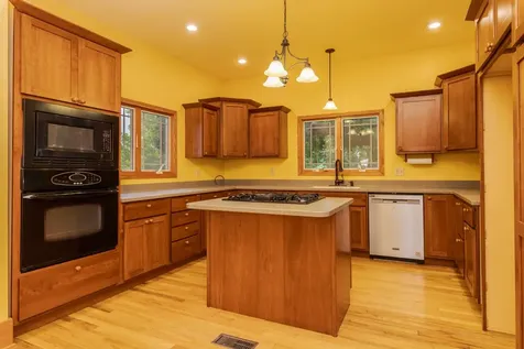 316 East Cleveland Street Cullom IL 60929