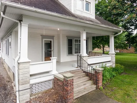 316 East Cleveland Street Cullom IL 60929