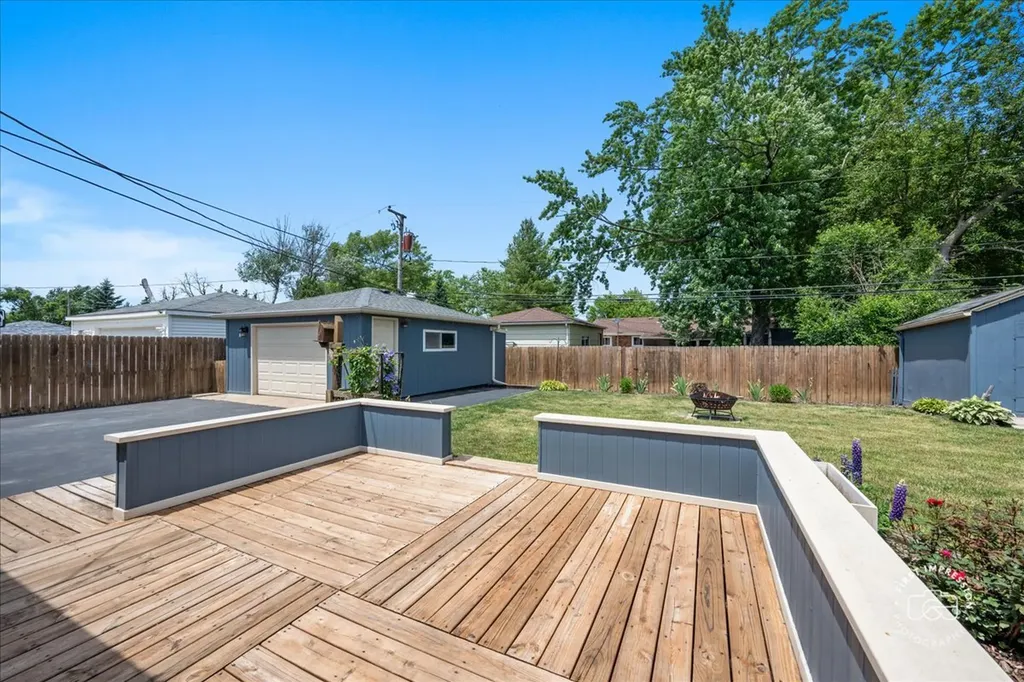 220 Edgehill Drive Bolingbrook IL 60440