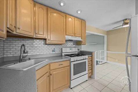 220 Edgehill Drive Bolingbrook IL 60440