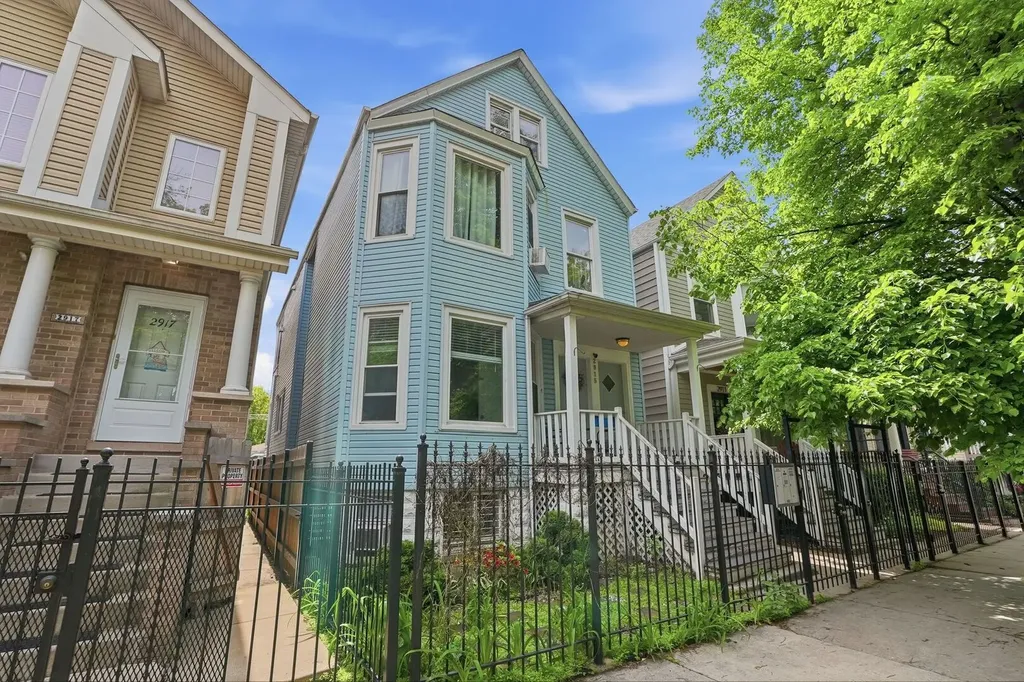 2915 North Dawson Avenue Chicago IL 60618