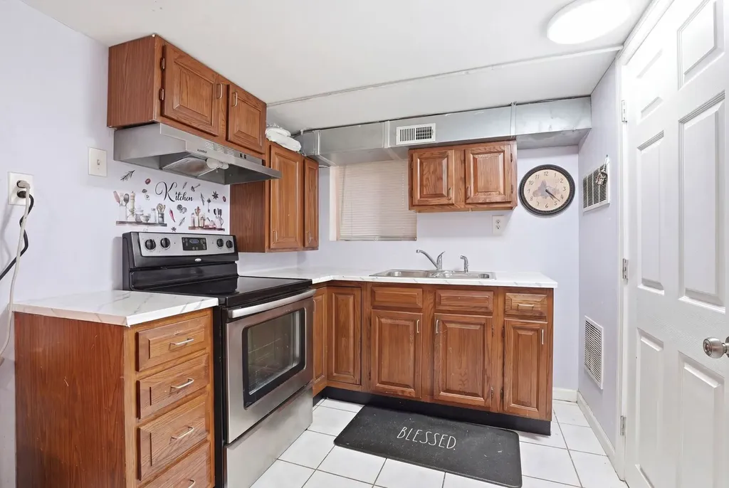 2915 North Dawson Avenue Chicago IL 60618