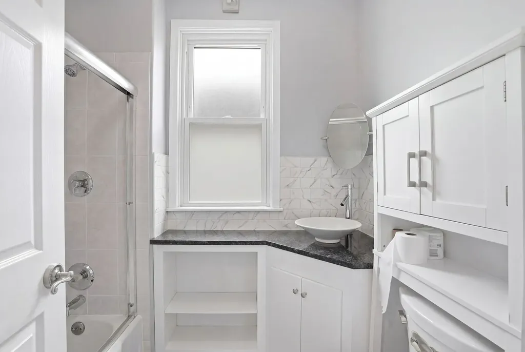 2915 North Dawson Avenue Chicago IL 60618