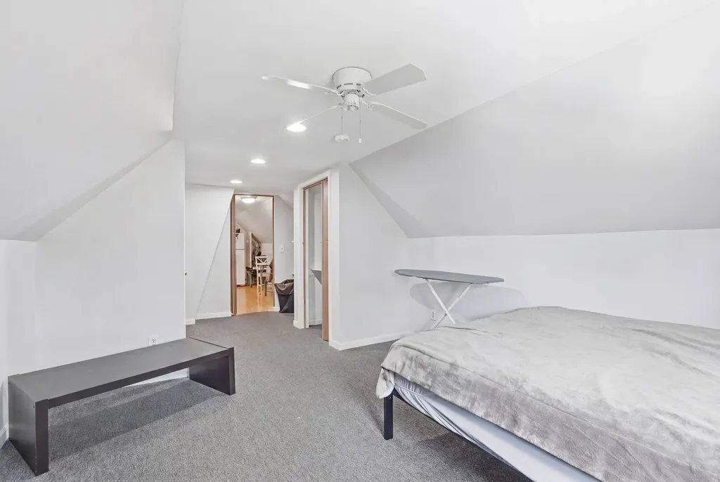 2915 North Dawson Avenue Chicago IL 60618
