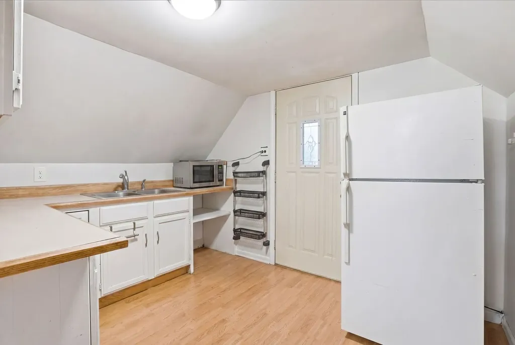2915 North Dawson Avenue Chicago IL 60618