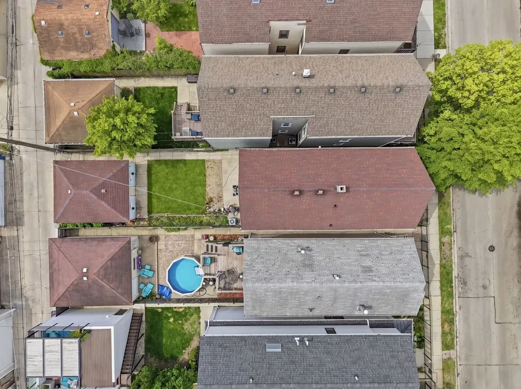2915 North Dawson Avenue Chicago IL 60618
