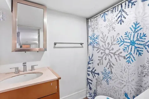 2915 North Dawson Avenue Chicago IL 60618