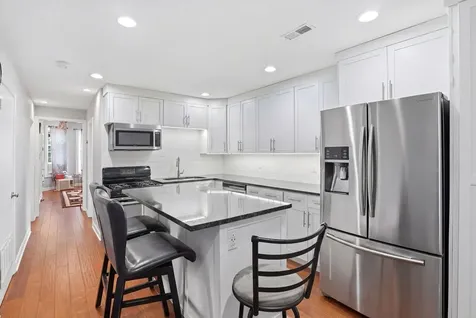2915 North Dawson Avenue Chicago IL 60618