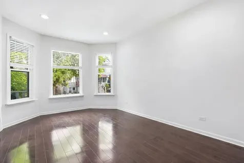 2915 North Dawson Avenue Chicago IL 60618