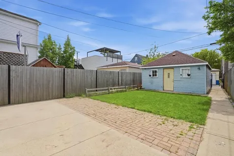 2915 North Dawson Avenue Chicago IL 60618