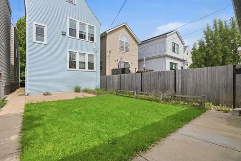 2915 North Dawson Avenue Chicago IL 60618