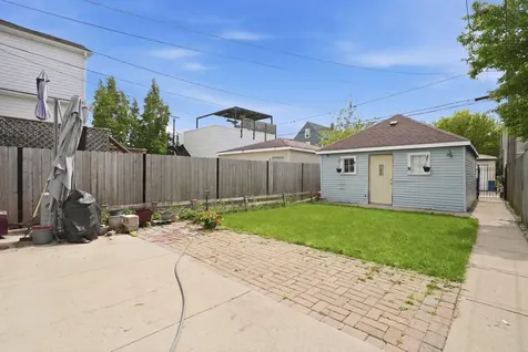 2915 North Dawson Avenue Chicago IL 60618