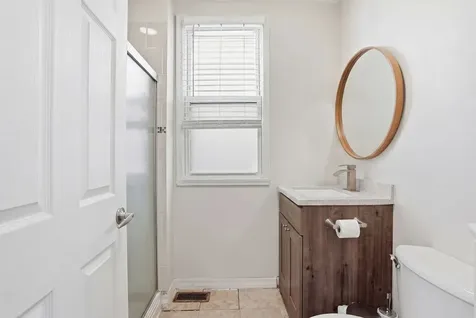 2915 North Dawson Avenue Chicago IL 60618